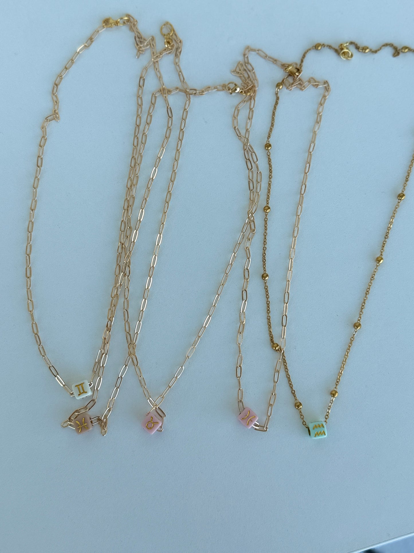 Collar Zodiacal Dorado | Joyería Personalizada de Signos Zodiac Gold Necklace | Personalized Astrology Jewelry - Luna by Cinthia Garcia