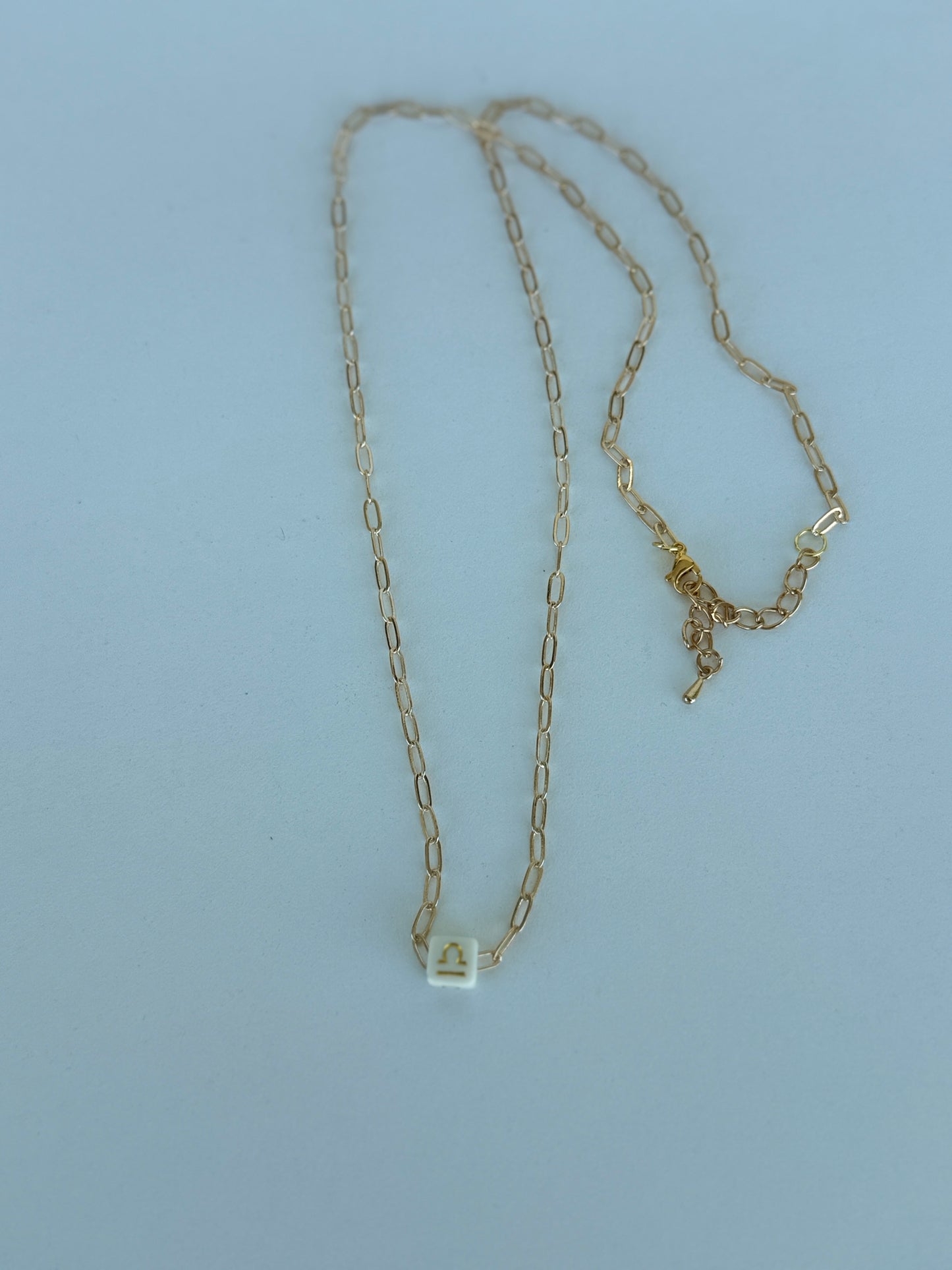 Collar Zodiacal Dorado | Joyería Personalizada de Signos Zodiac Gold Necklace | Personalized Astrology Jewelry - Luna by Cinthia Garcia